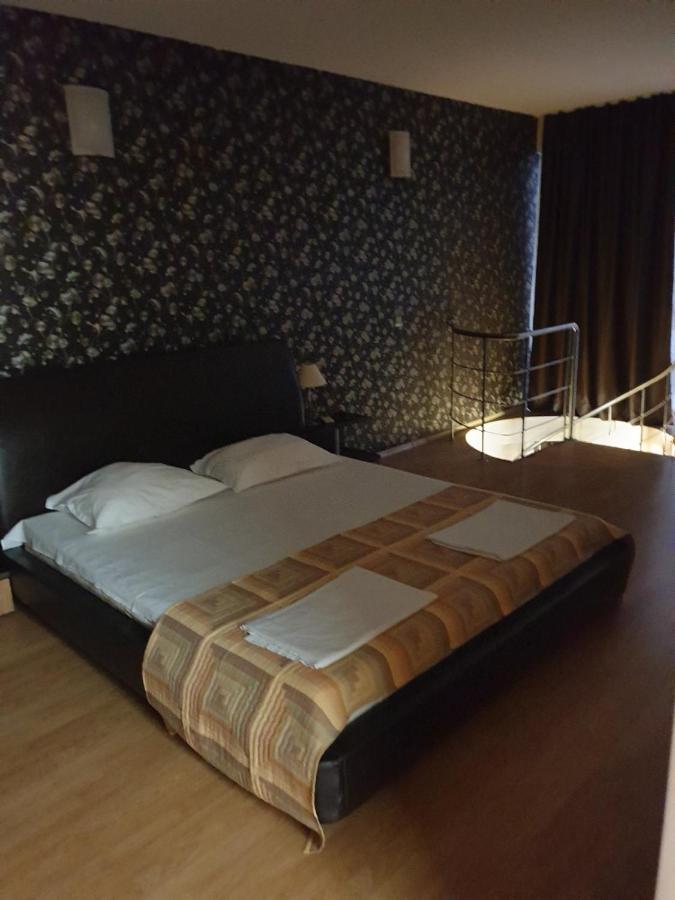Guest House California Поморие Экстерьер фото